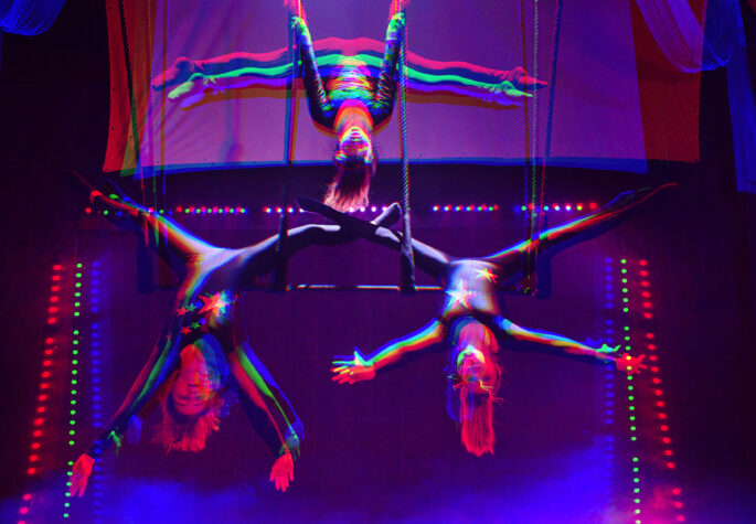 Sommershow bei CABUWAZI Tempelhof: Neon & Glow – The Show